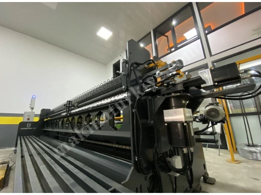 SVR Bee - 4 ( 600 - 650 m² / Saat ) Tam Otomatik Altıgen Tel Örme Makinesi