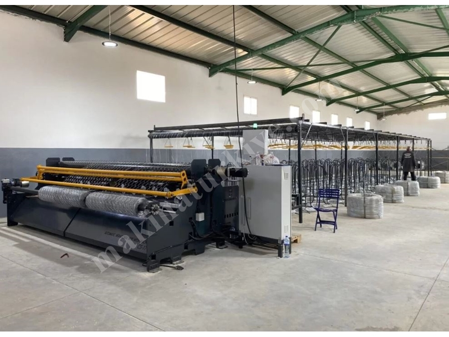SVR Bee - 4 ( 600 - 650 m² / Saat ) Tam Otomatik Altıgen Tel Örme Makinesi