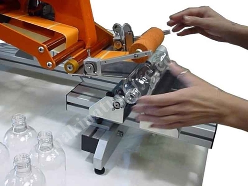 Yarı Otomatik Etiket Yapıştırma Makinası