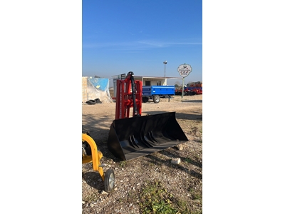 1.70 Mt (Asistan Kepçe) Traktör Ön Yükleyici