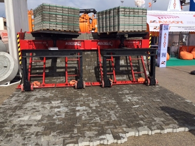 4200 mm Concrete Blocks Curbstone And Paver Machine - 2