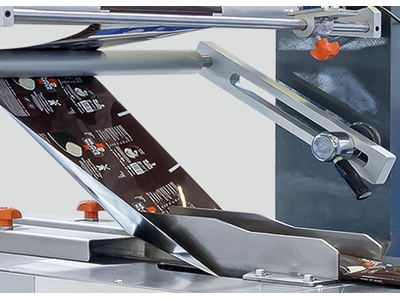 Konveyörlü Yatay Paketleme Makinası - 2