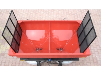 1500 Litre Yatay Karıştırıcılı Gübre Serpme Makinesi - 1