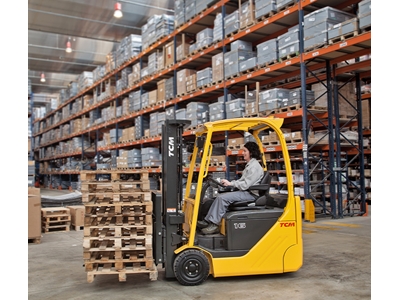 1300 Kg (3 - 7 Metre) Akülü Forklift - 1