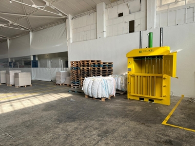 40 Ton (1200x800x1000 mm ) Vertical Baler Machine - 4