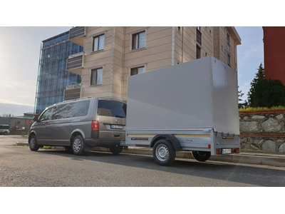 Remorque de transport de marchandises avec cabine et bâche - 0