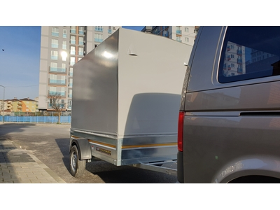 Remorque de transport de marchandises avec cabine et bâche - 4