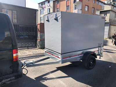 Remorque de transport de marchandises avec cabine et bâche - 5