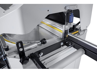 600 mm Vollautomatische Aluminium Untertisch Schneidemaschine - 2