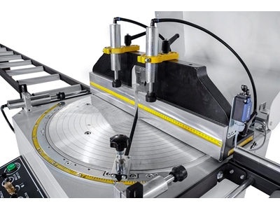 600 mm Vollautomatische Aluminium Untertisch Schneidemaschine - 4
