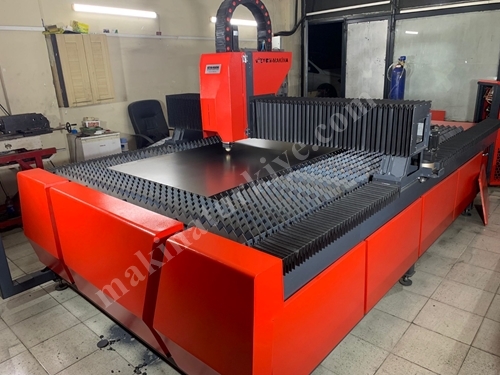 1500x3000 mm 1 kW Fiber Lazer Kesim Makinesi