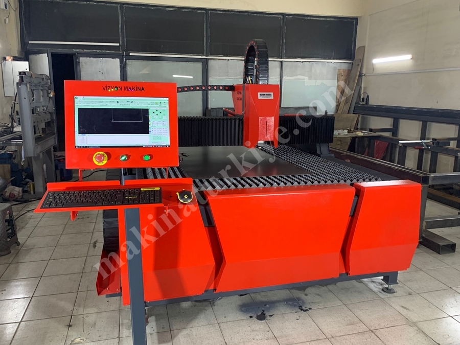 1500x3000 mm 3000 Wat Fiber Lazer Kesim Tezgahı