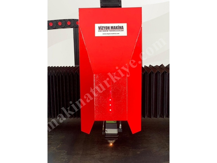 1500x3000 mm 3000 Wat Fiber Lazer Kesim Tezgahı
