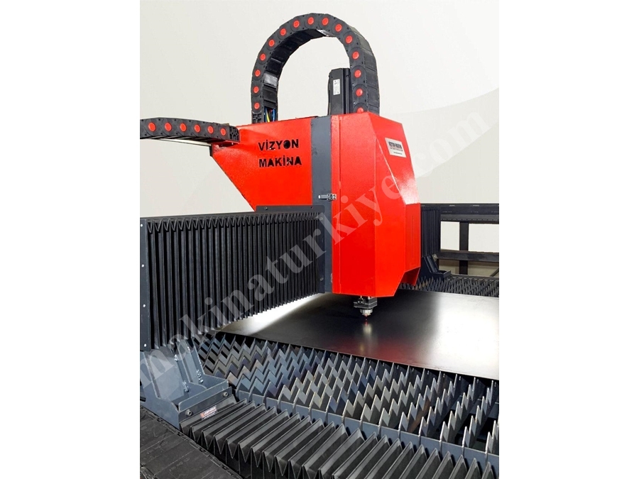 1500x3000 mm 6000 Watt Fiber Lazer Kesim Tezgahı