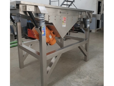 4 Ton / Saat Vibrasyonlu Kuruyemiş Eleme Makinası - 1