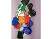 Plastik Otomotiv Anahtarı