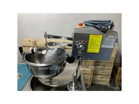 Machine automatique complète de distribution de loukoums avec bac à pâte de 10 kg - 2