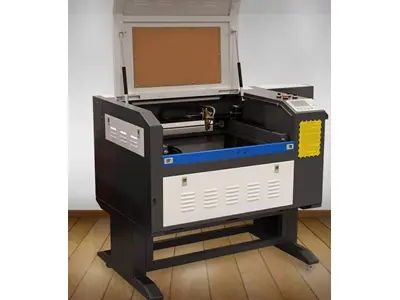 Machine de découpe laser publicitaire Quantium - 6040 150 W