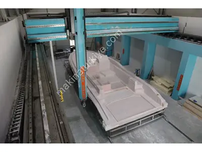 Machine composite pour la fabrication de moules