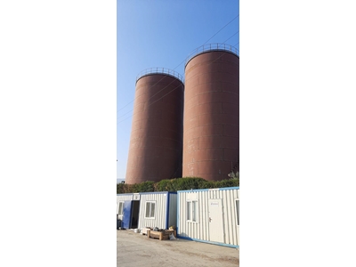 Liquid Raw Material Stock Tank - 1