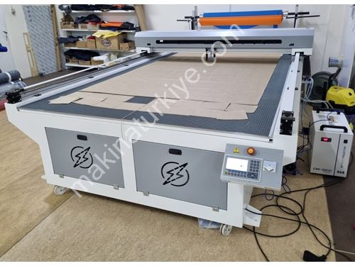 Machine de découpe laser sur bois de 2200x3300 mm