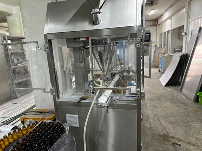 Toz Dolum Ve Şişe Kapak Kapatma Makinası - 2