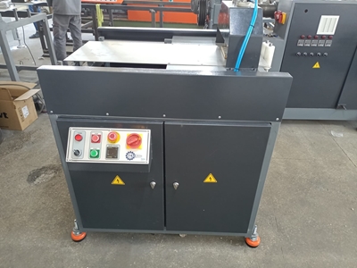 BLC 1001 PVC-Rohr-Unterschneidemaschine - 1