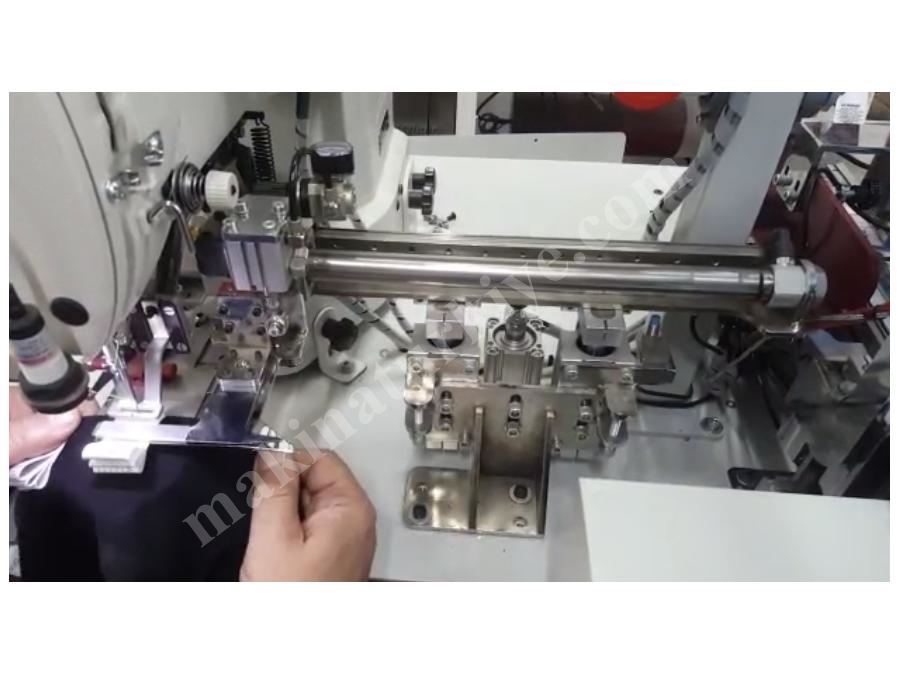 Tam Otomatik Üç Etiket Katlamalı Dikiş Ve Etiketleme Makinası