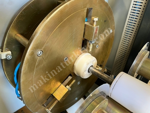 Machine de découpe de tube en papier à servo-commande