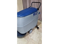 Battery-Powered Pushed Floor Cleaning Machine Italy Washing Machine 60 liters  - 4