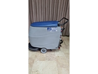 Laveuse de sol à poussée électrique avec batterie, machine de lavage italienne de 60 litres - 12