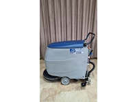 Battery-Powered Pushed Floor Cleaning Machine Italy Washing Machine 60 liters  - 5