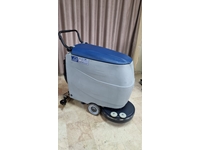 Battery-Powered Pushed Floor Cleaning Machine Italy Washing Machine 60 liters  - 6