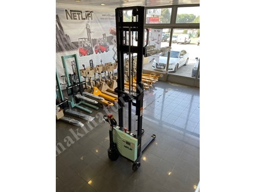 1.500 Kg Kaldırma Kapasiteli 3.000 Mm Kaldırma Yüksekliğinde Akülü İstif Makinesi