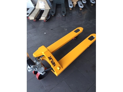 Galvaniz Döküm Pompa 2.500 Kg Manuel Transpalet