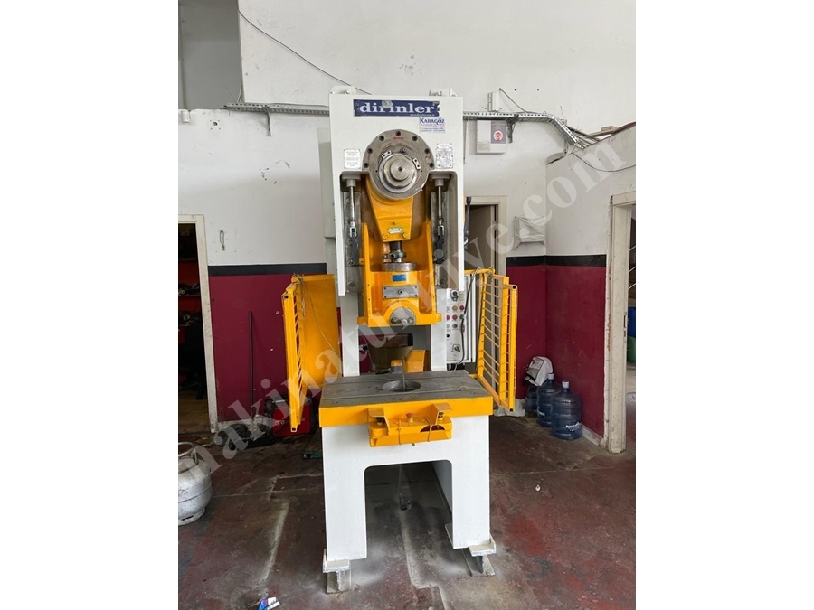 Presse Dirinler de 80 tonnes