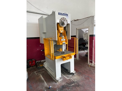 Presse Dirinler de 80 tonnes - 1