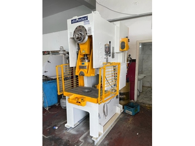 Presse Dirinler de 80 tonnes - 4