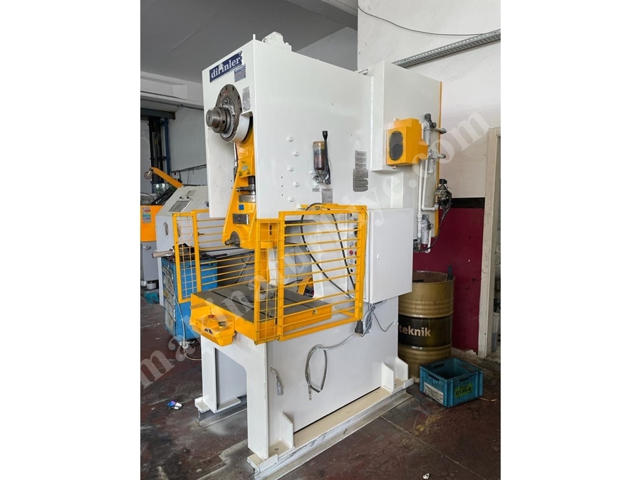 Presse Dirinler de 80 tonnes