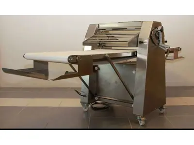 Kuchenständer (verchromtes Gehäuse) Baklava-Teigrollmaschine