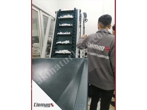 Vibration Z Type Packing Feeding Conveyor - 001