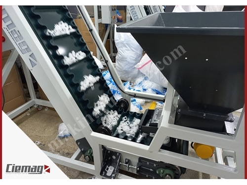 Vibration Z Type Packing Feeding Conveyor - 001