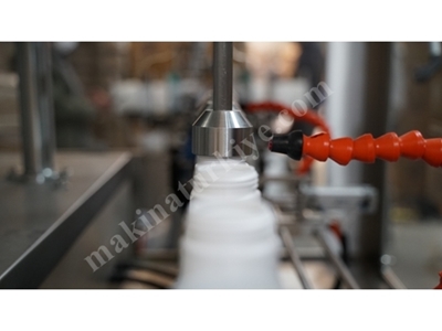 2500 Pieces / Hour 8 Nozzles Volumetric Liquid Filling Machine - 1