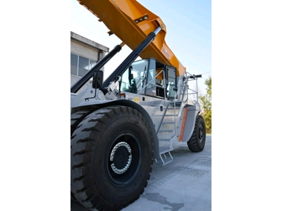 45 Ton Loaded Container Stacking Machine - 8