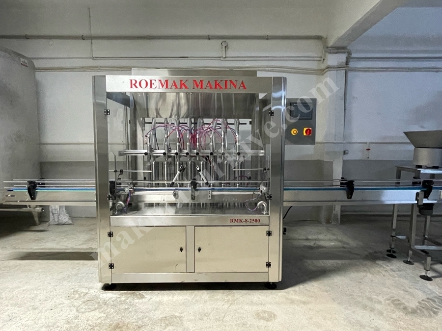 8-Nozzle Linear Volumetric Liquid Filling Machine