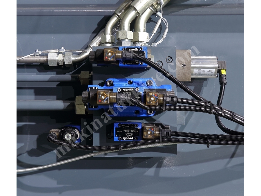 A+ Serie 2000T Kunststoffspritzgießmaschine