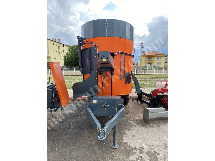 4 Metreküp Şaftlı Dikey Yem Karma Makinası