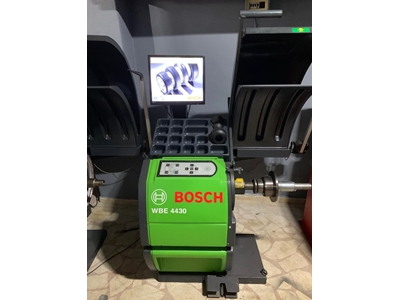 WBE 4430 Fixed Tire Balancing Machine - 3