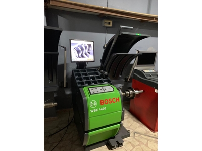 WBE 4430 Fixed Tire Balancing Machine - 4