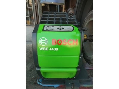 WBE 4430 Fixed Tire Balancing Machine - 1